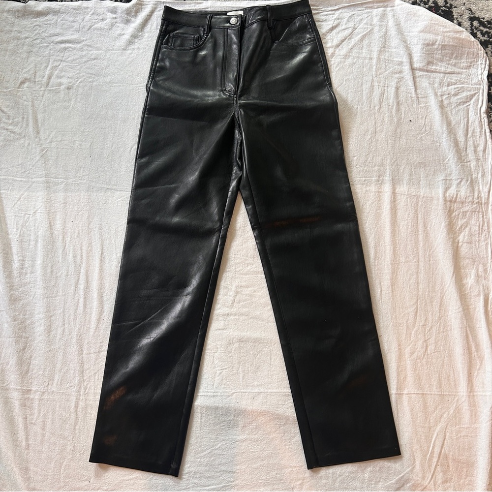 Aritzia Black Straight Leg Women's Jeans